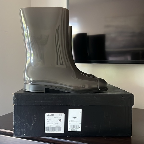 Chanel rain boots - Picture 5 of 9